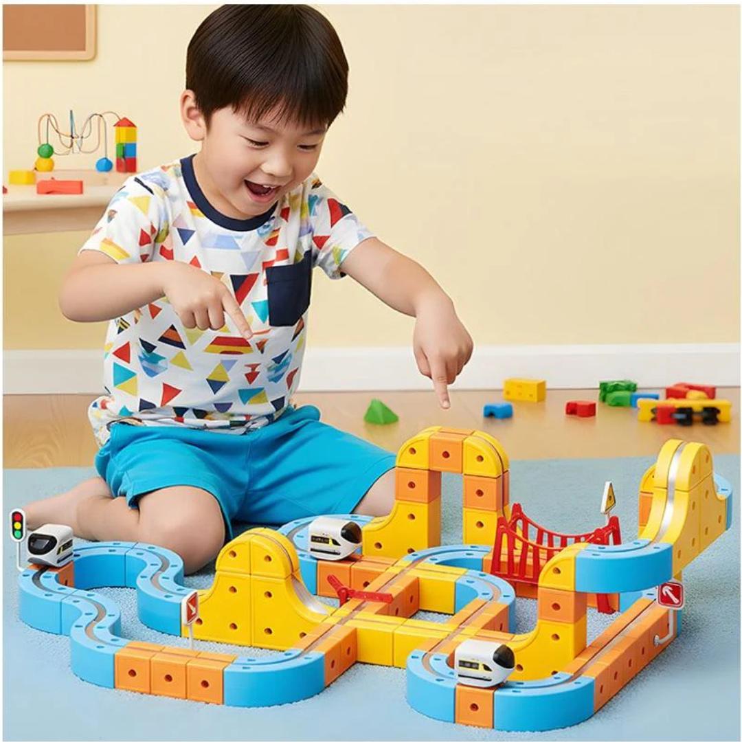 Magnetic Train Railcar 1 *36/A16 Set for Kids | Electric Racing Track With Traffic Signs